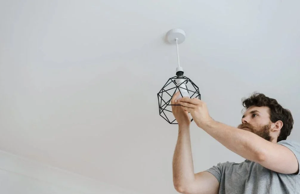 How to make money as an electrician
